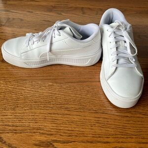 Puma gym shoes. Size 8.5.